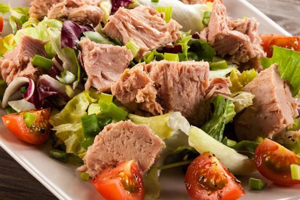 Tuna Salad with potatoes and Lettuce